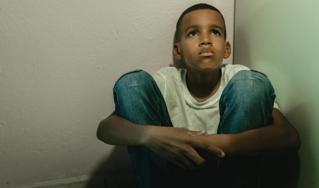 Cómo identificar y manejar el trauma infantil